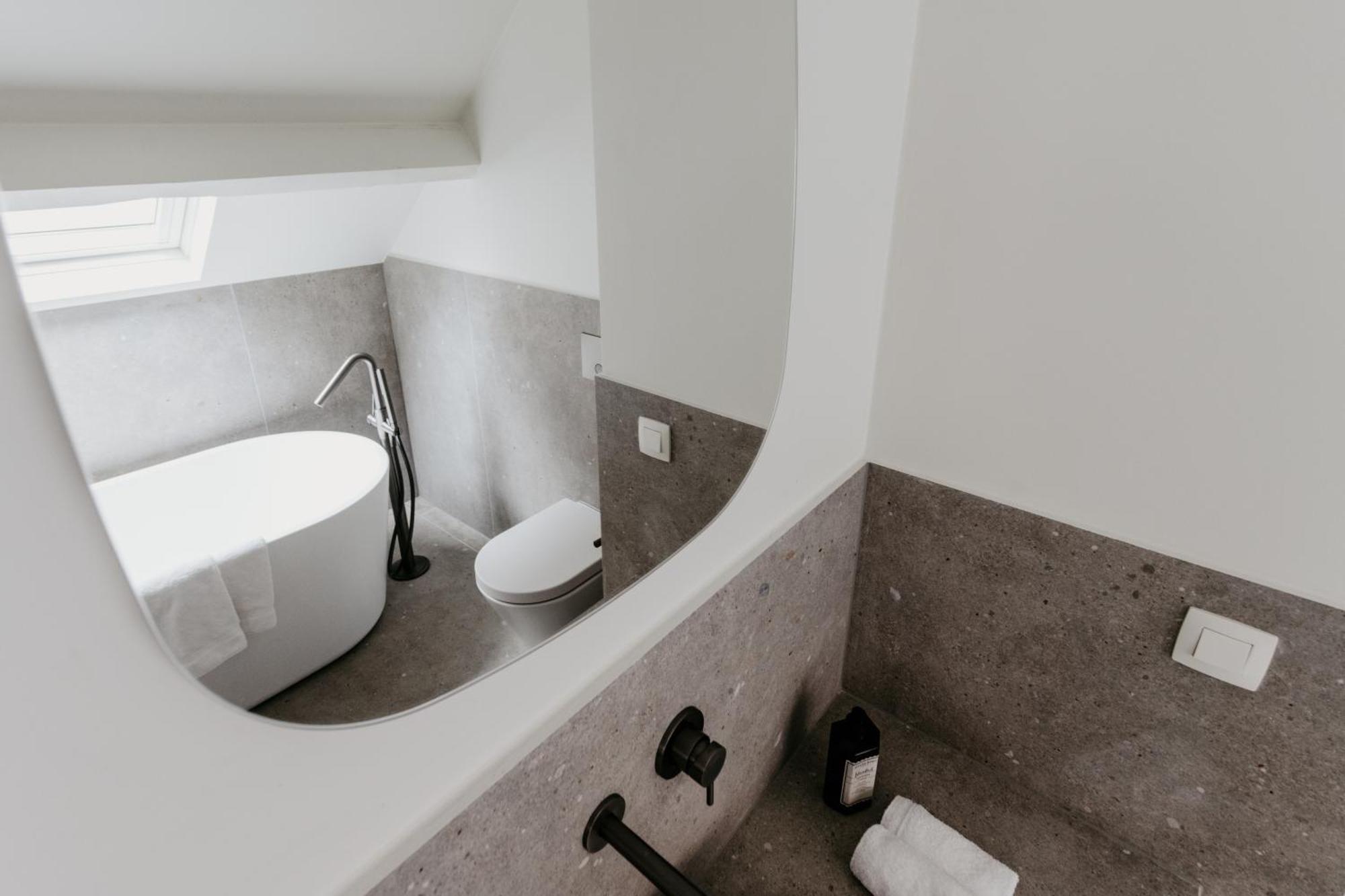 Apartment Cathedral View From The Bathtub Antwerp